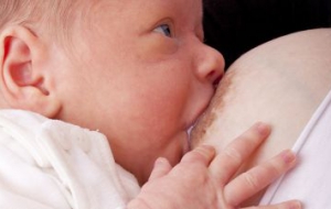 母乳喂养新生二胎需要喂水吗 如何正确控制水温